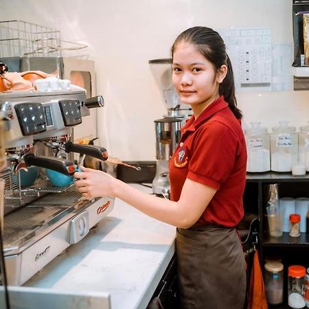 Le President Hotel Phnom Penh Ngoại thất bức ảnh