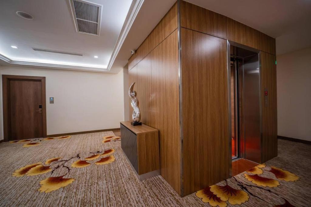 Le President Hotel Phnom Penh Ngoại thất bức ảnh