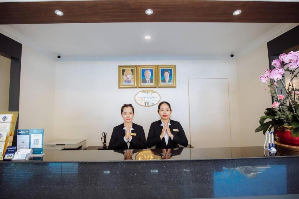 Le President Hotel Phnom Penh Ngoại thất bức ảnh