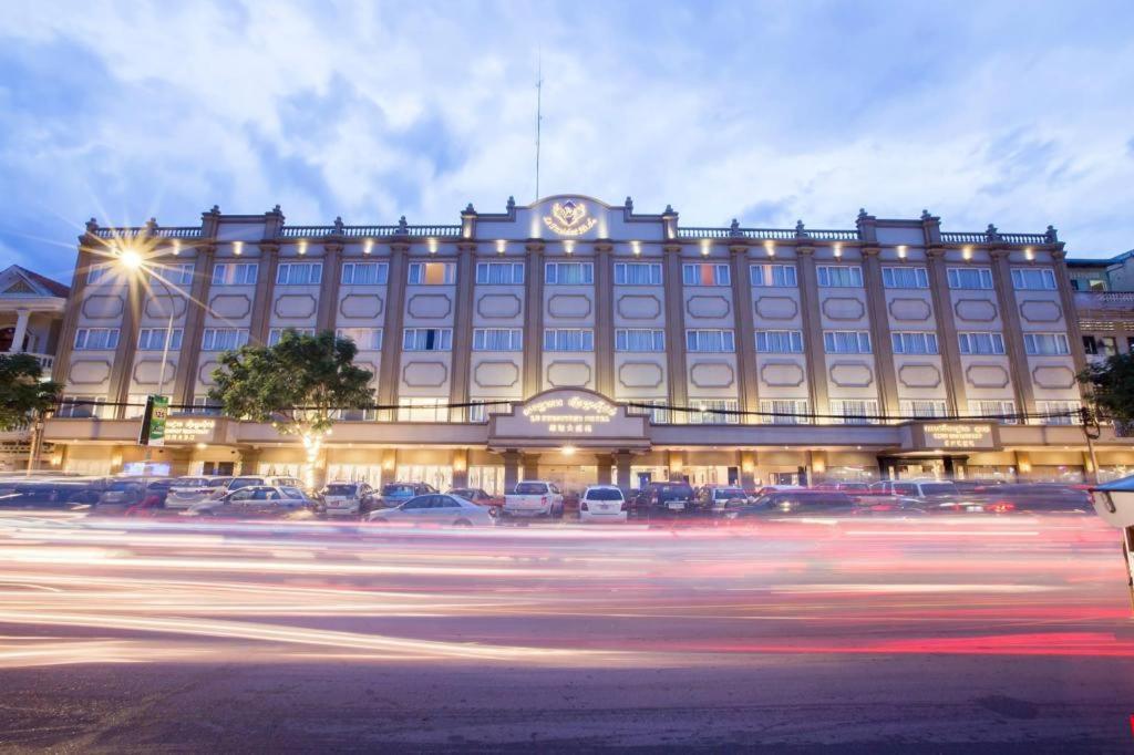 Le President Hotel Phnom Penh Ngoại thất bức ảnh