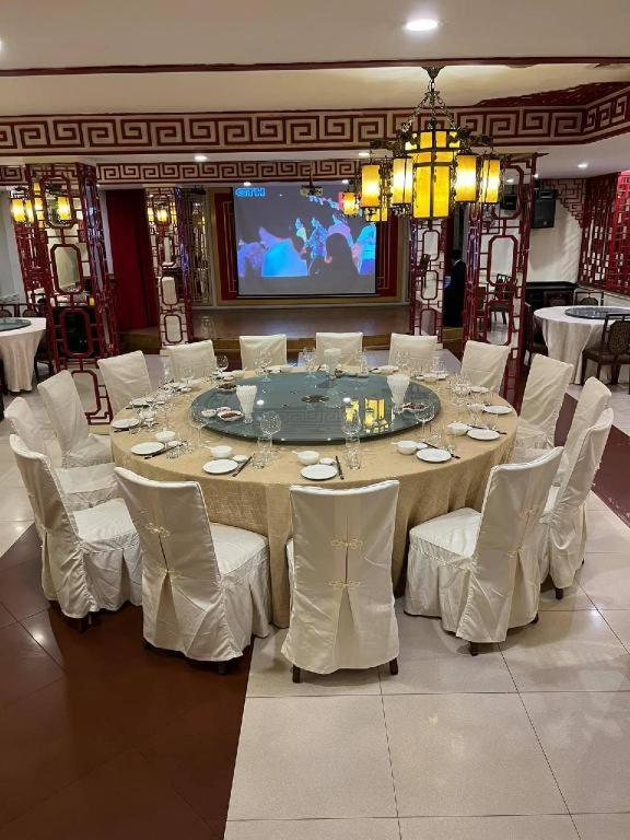 Le President Hotel Phnom Penh Ngoại thất bức ảnh