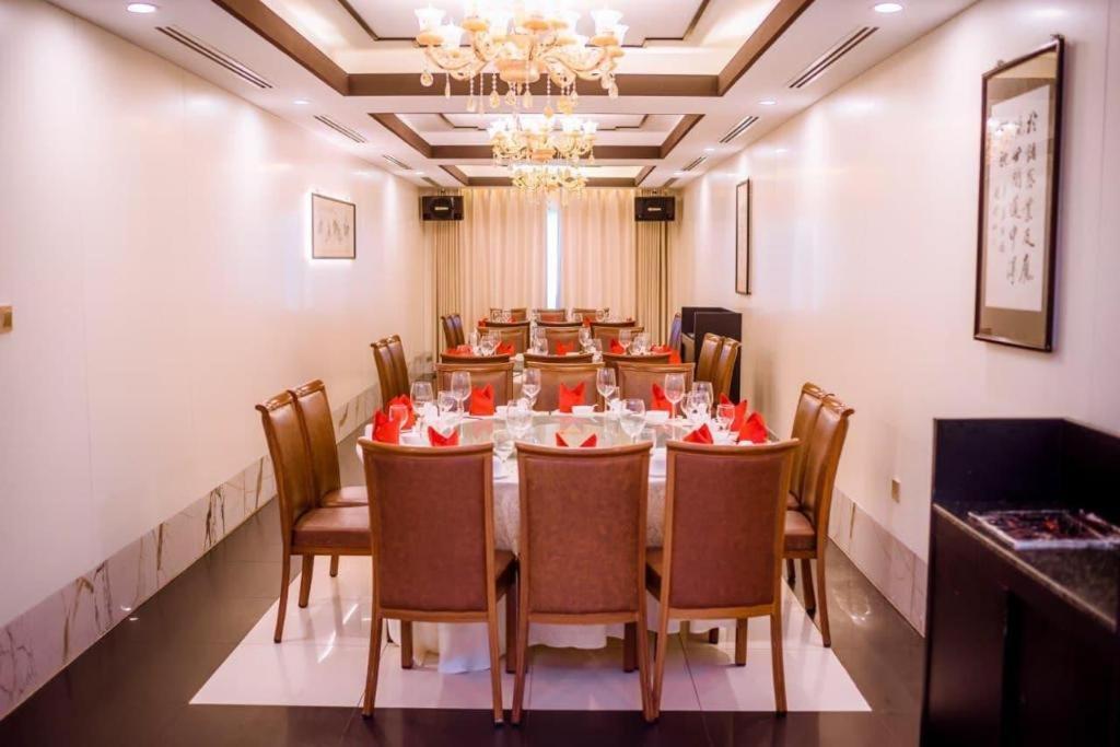 Le President Hotel Phnom Penh Ngoại thất bức ảnh