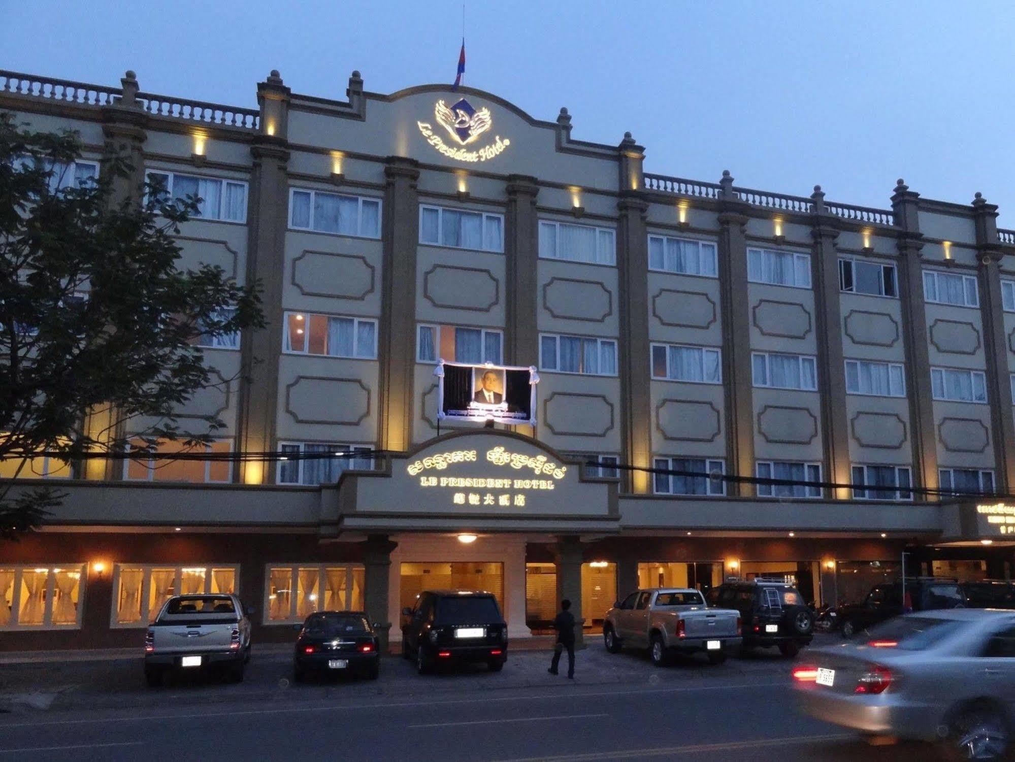 Le President Hotel Phnom Penh Ngoại thất bức ảnh