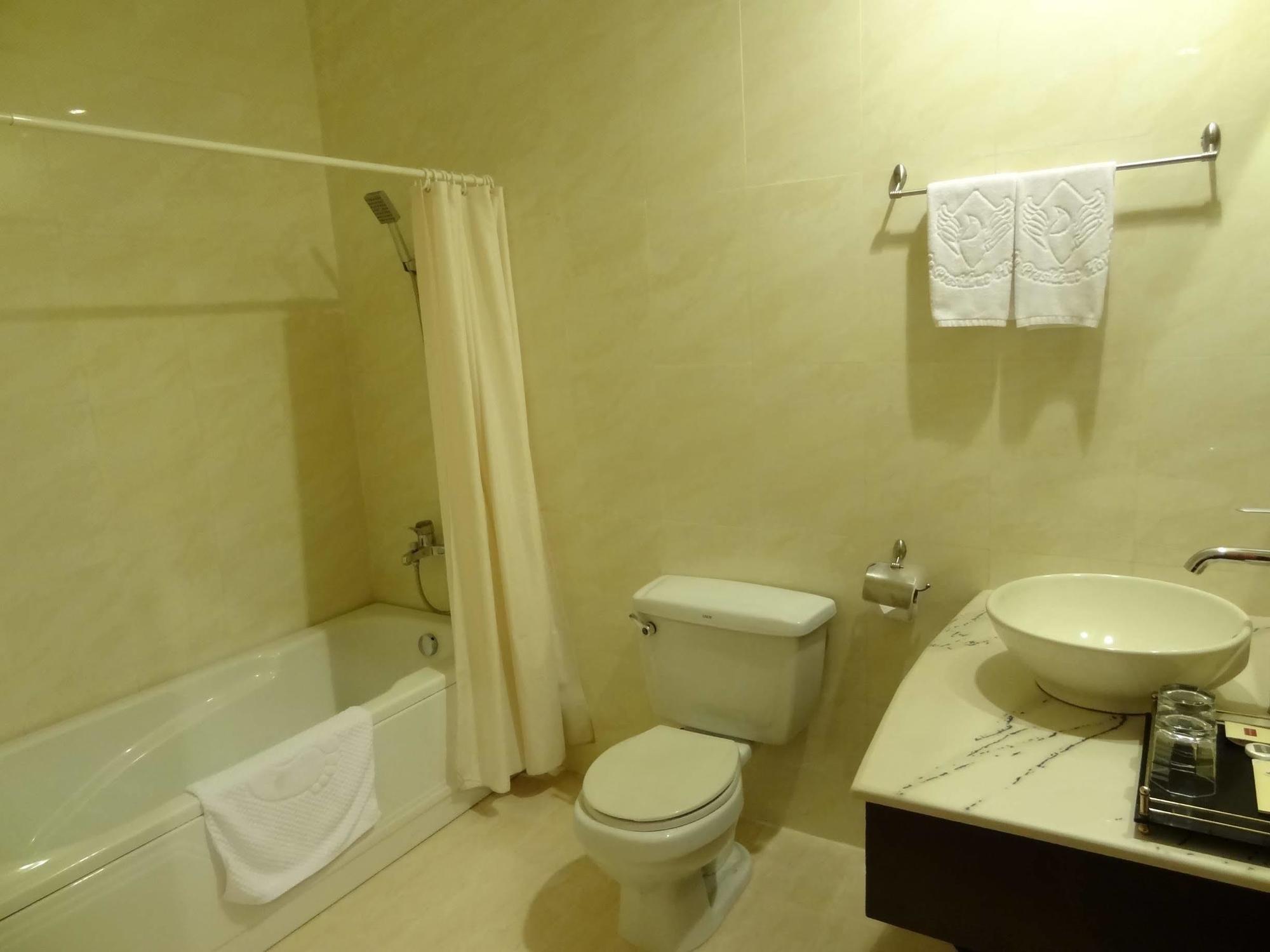 Le President Hotel Phnom Penh Ngoại thất bức ảnh