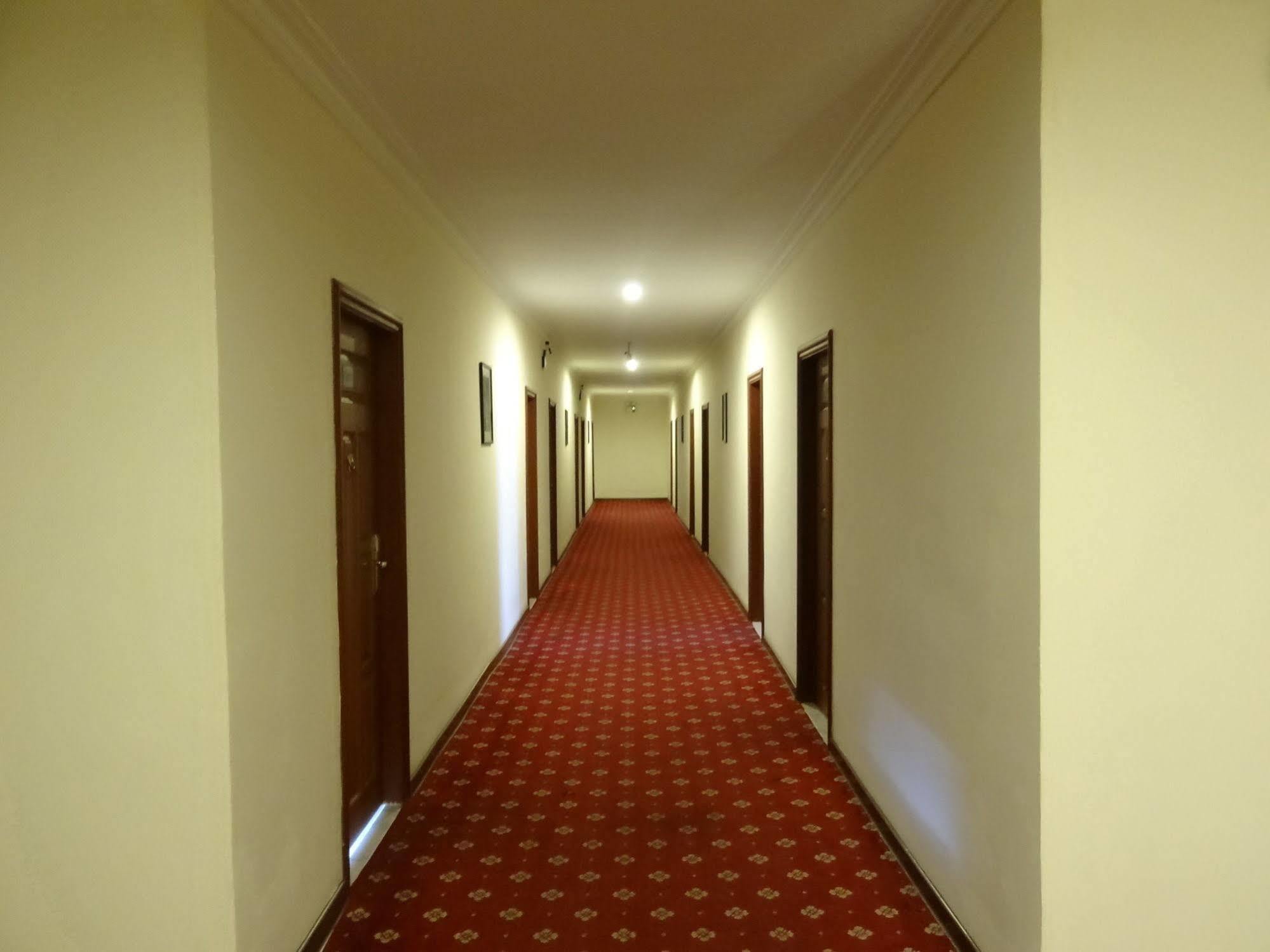 Le President Hotel Phnom Penh Ngoại thất bức ảnh